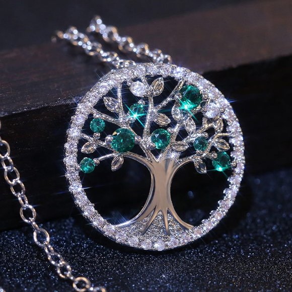 Jewelry - NEW Silver Diamond Tree Of Life Circle Necklace